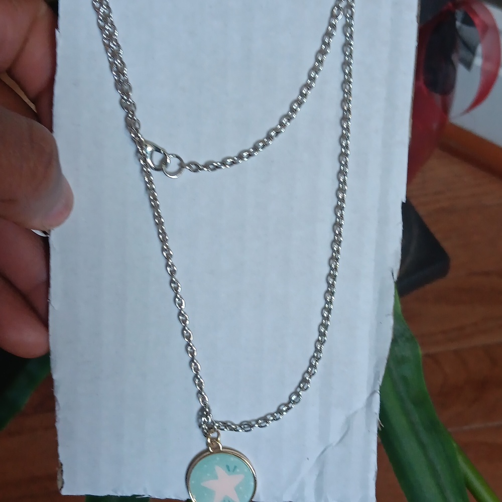 Jewelry - Picture 4 of 4